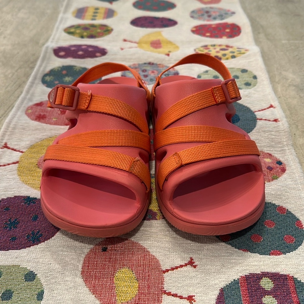 Chaco Chillos Sport in Pink - Size 5